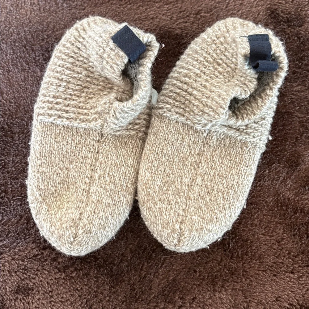 Bombas Beige Knit Slippers Toddler 8-10 - Picture 3 of 3